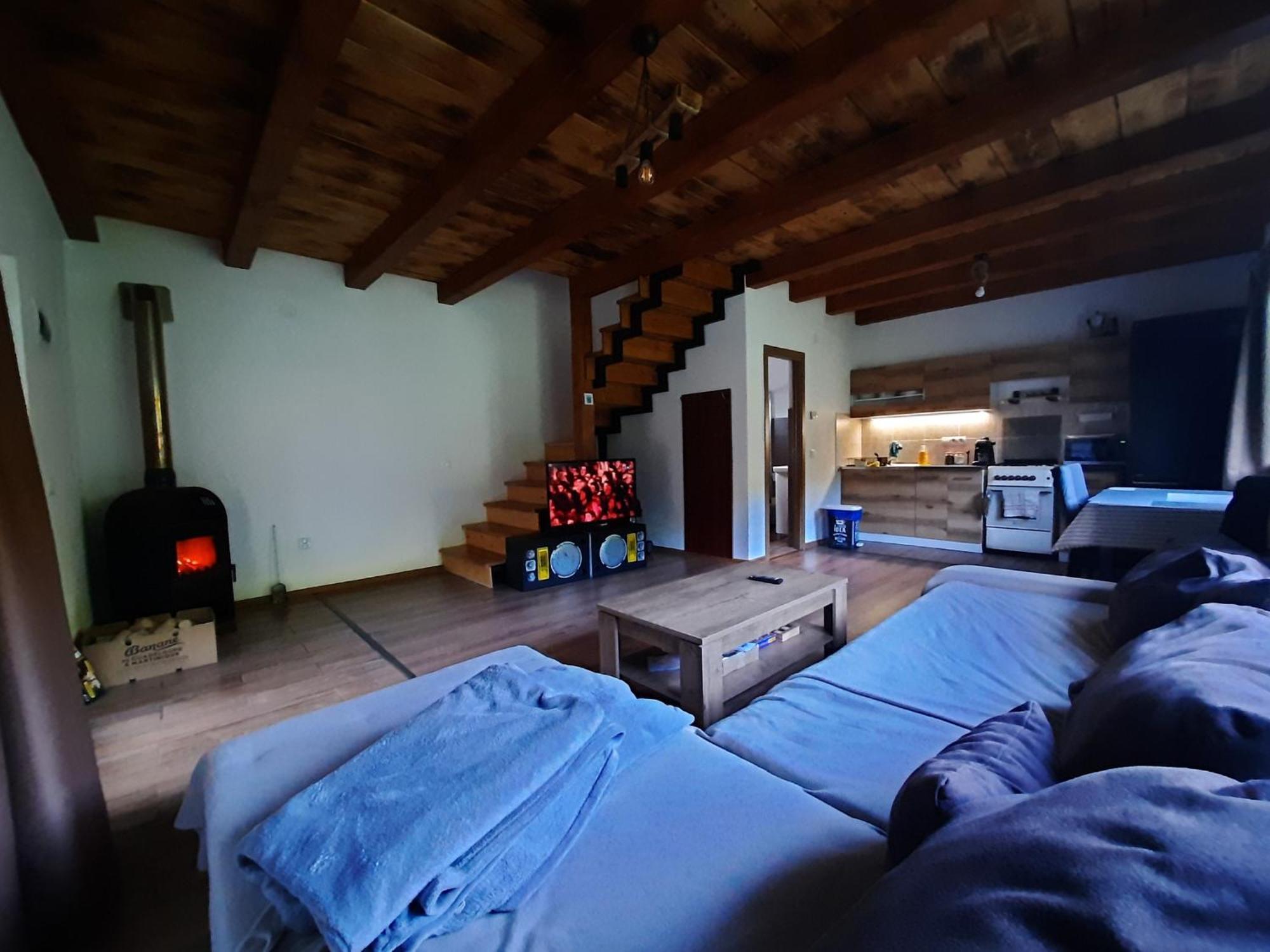 Mountain Cozy Home Sub Cetate ภายนอก รูปภาพ