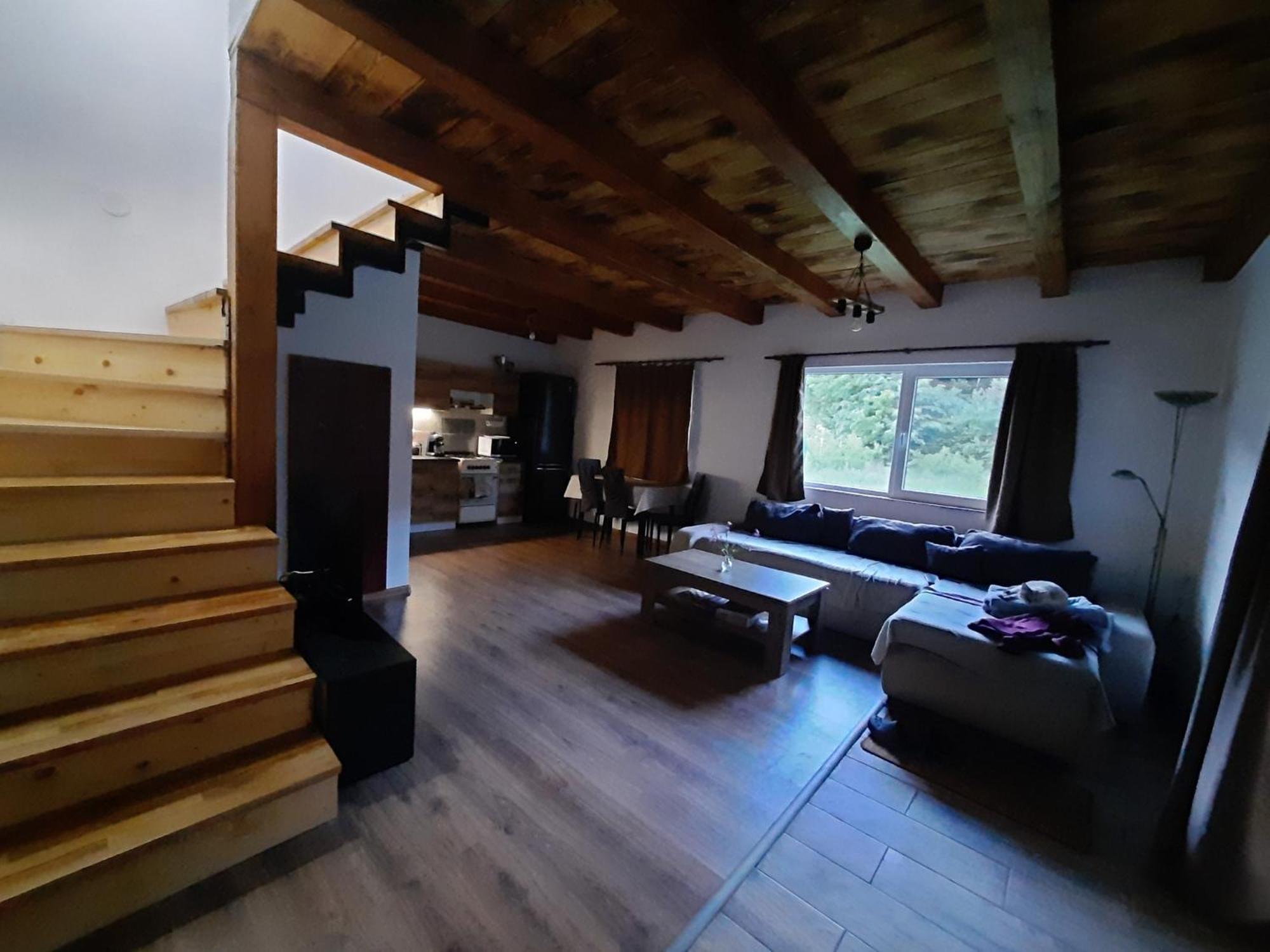 Mountain Cozy Home Sub Cetate ภายนอก รูปภาพ