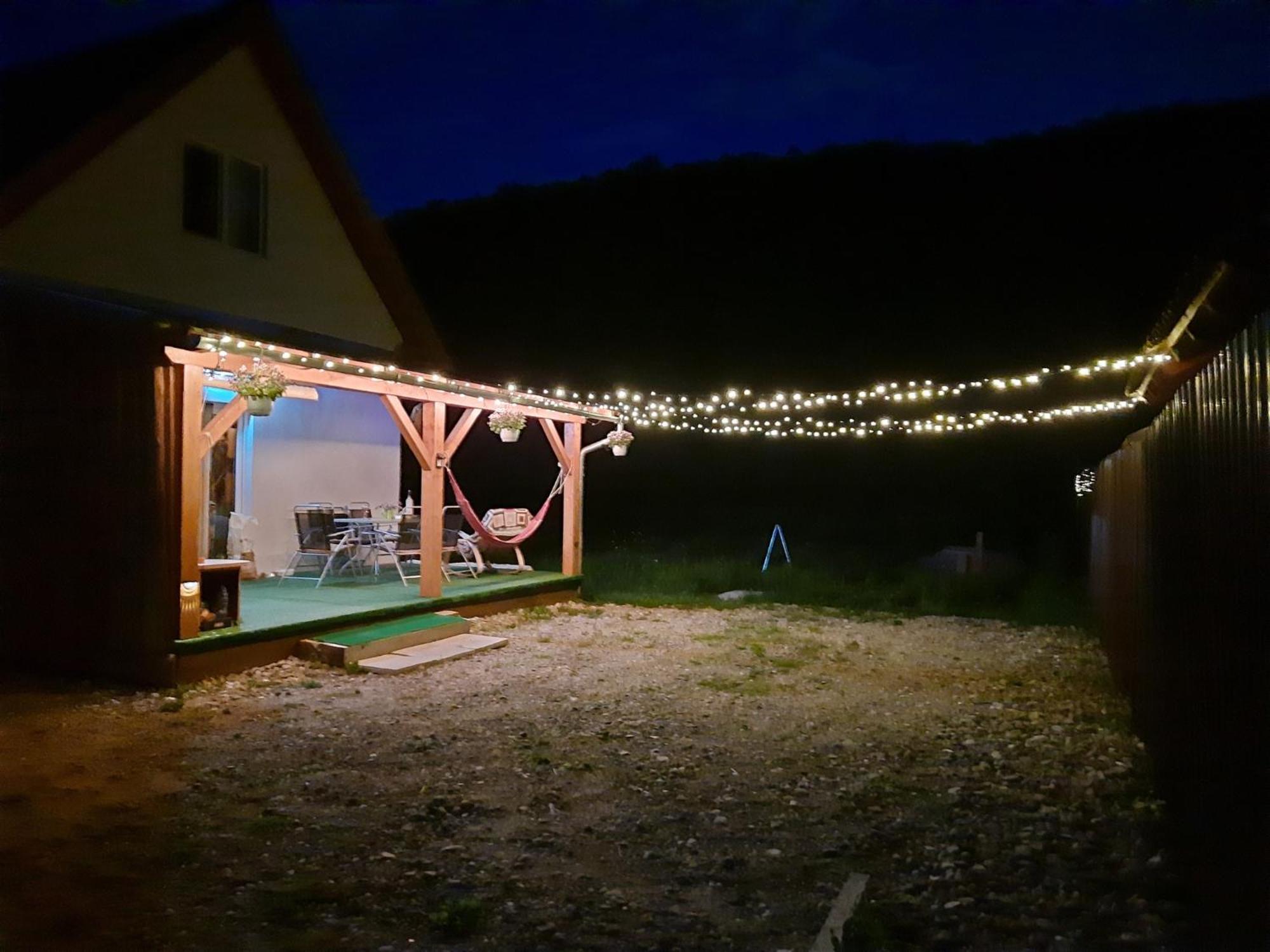 Mountain Cozy Home Sub Cetate ภายนอก รูปภาพ