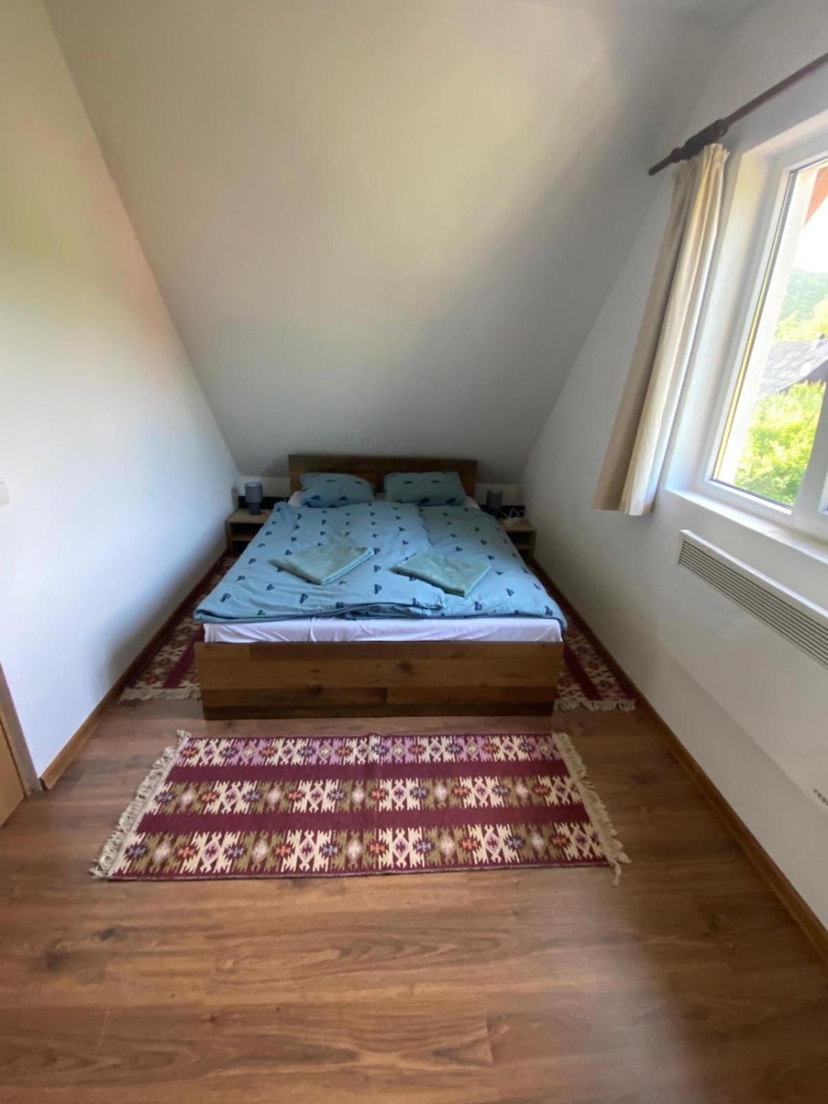 Mountain Cozy Home Sub Cetate ภายนอก รูปภาพ